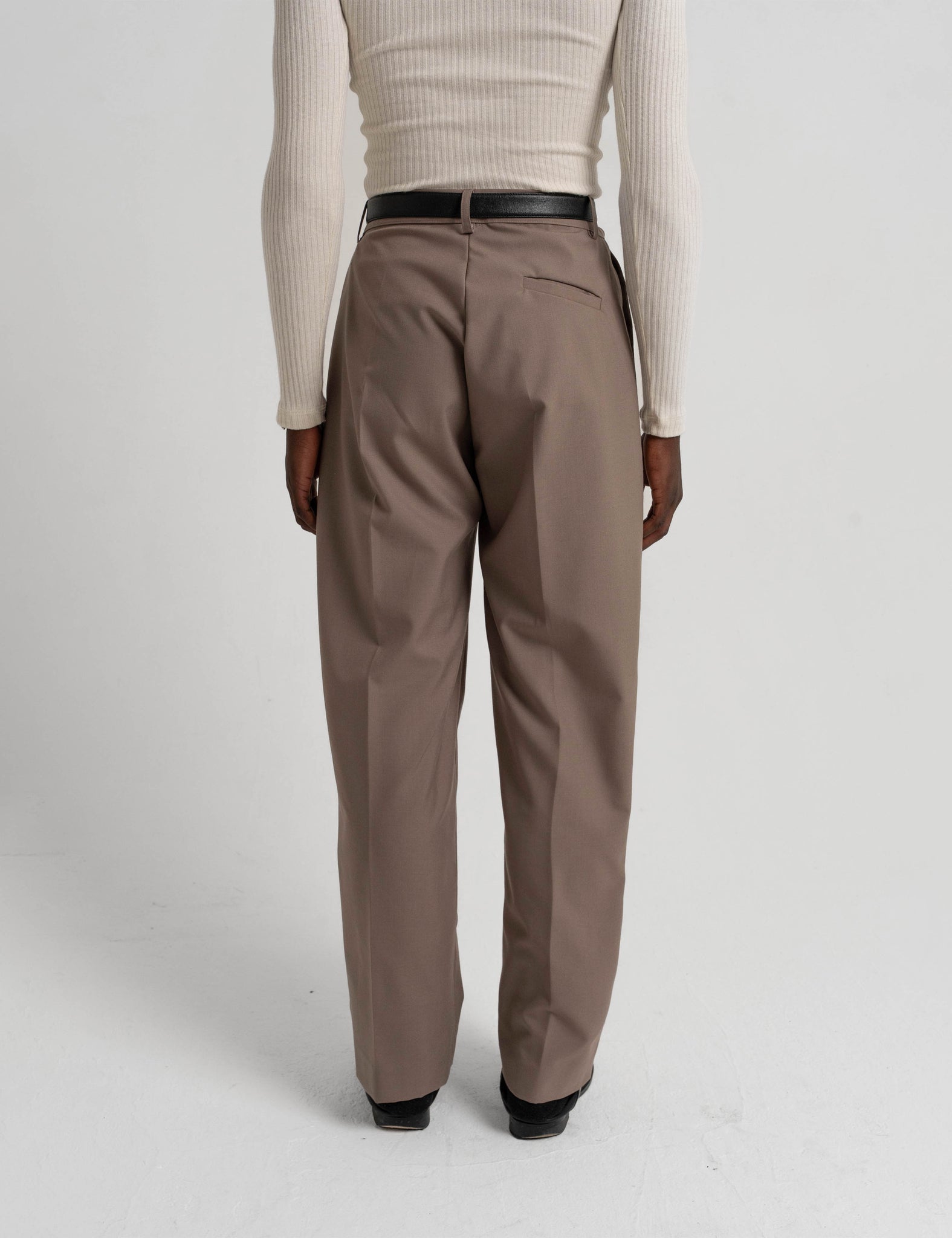 Pleated Wool Trousers - Gilded Beige